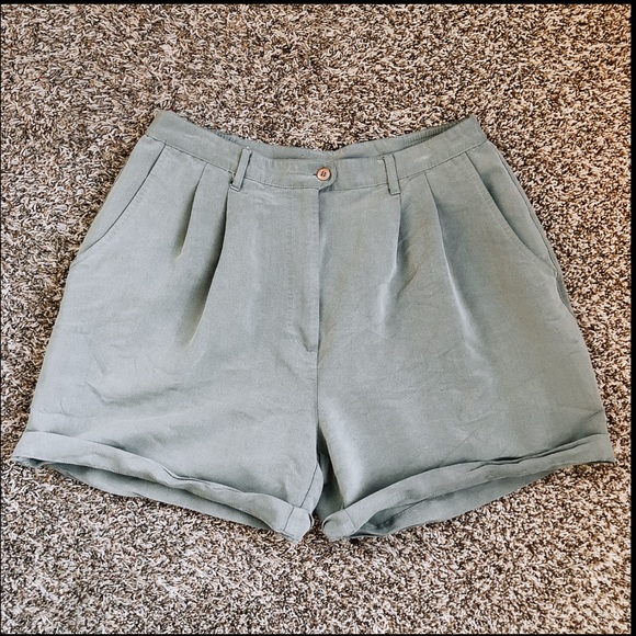 Vintage Pants - Vintage 90’s sage green pleated high waisted short
